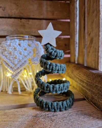 Makramee-Tannenbaum-3D-fertig