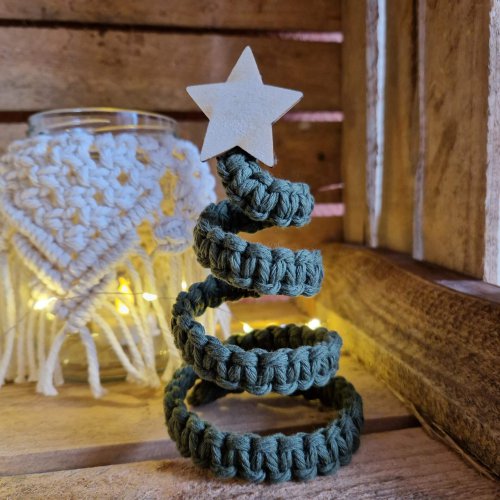Makramee-Tannenbaum-3D-fertig